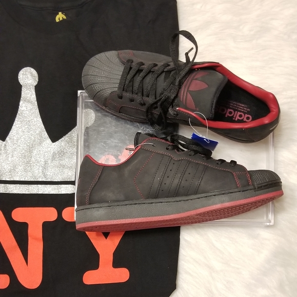 old school shell toe adidas